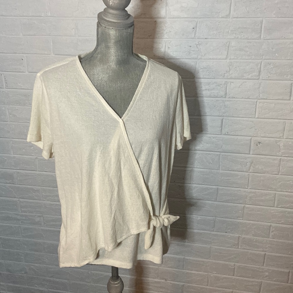 Time & Tru Wrap Top size L